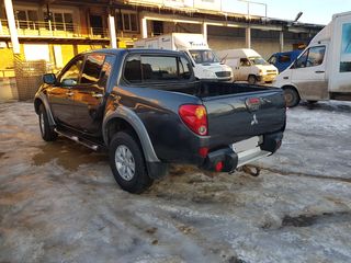 Mitsubishi L Series foto 3