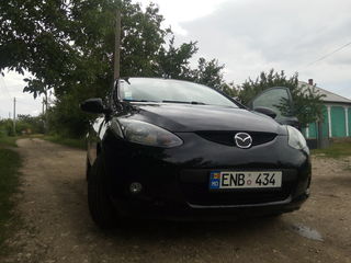 Mazda 2 foto 1