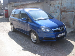 Opel Zafira foto 1