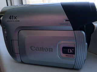 Видеокамера Canon MD215 Mini DV Camcorder 37x Zoom 800 Kpix 2.7" display Mini DV PAL foto 1