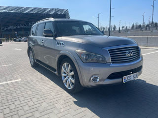 Infiniti QX56 foto 8