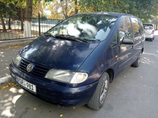 Volkswagen Sharan foto 1