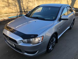 Mitsubishi Lancer foto 4