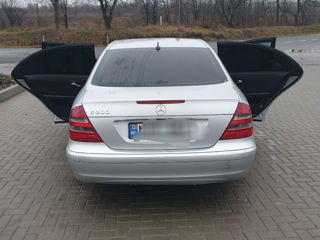 Mercedes E-Class foto 8