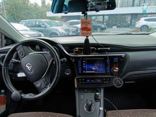 Toyota Auris foto 9