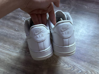 Nike Air Force 1 Triple White foto 4