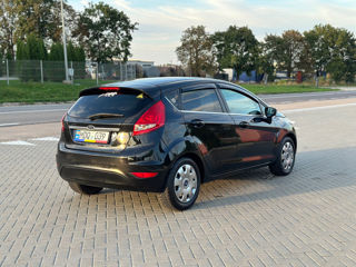 Ford Fiesta foto 3