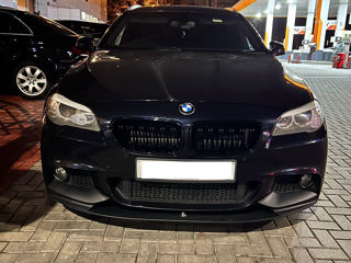 BMW 5 Series foto 10