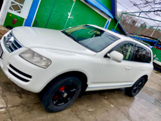 Volkswagen Touareg foto 1