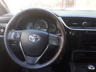 Toyota Auris фото 3