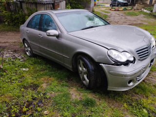 Mercedes C-Class foto 3