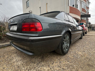 BMW 7 Series foto 2