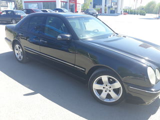 Mercedes E Class foto 4