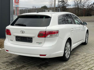 Toyota Avensis foto 4