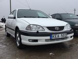 Toyota Avensis foto 1