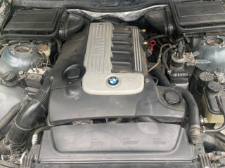 BMW 5 Series foto 3