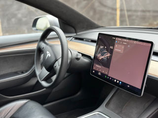 Tesla Model 3 foto 9