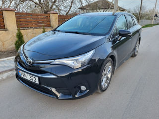 Toyota Avensis foto 3