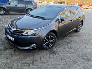 Toyota Avensis foto 3