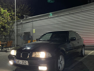 BMW 3 Series foto 2