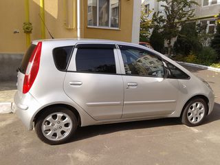 Mitsubishi Colt foto 3