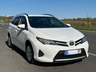 Toyota Auris foto 1