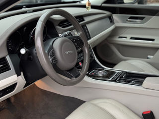 Jaguar XF foto 9