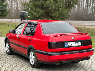 Volkswagen Vento foto 4