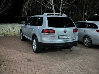 Volkswagen Touareg foto 1