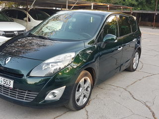 Renault Grand Scenic foto 2