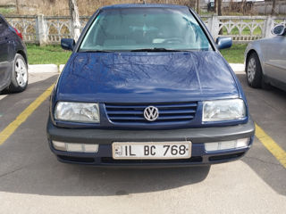 Volkswagen Vento foto 4