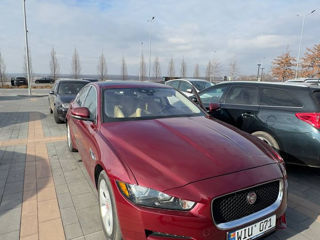 Jaguar XE foto 7