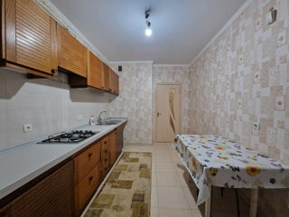 Apartament cu 2 camere, 62 m², Buiucani, Chișinău foto 3