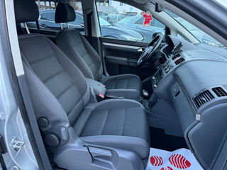 Volkswagen Touran foto 11