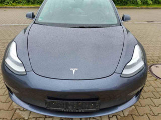 Tesla Model 3 foto 4