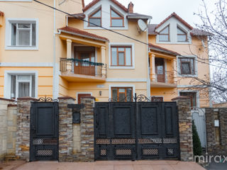 Se vinde TownHouse pe str. Ion Nistor, Centru, Chișinău