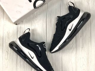 Nike Air Max 720 Black & White bl foto 5