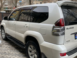 Toyota Land Cruiser Prado foto 1