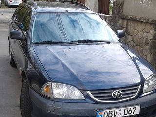 Toyota Avensis foto 5