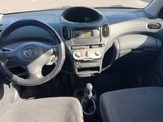 Toyota Yaris Verso foto 4