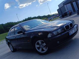 BMW 5 Series foto 4