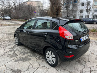 Ford Fiesta foto 3