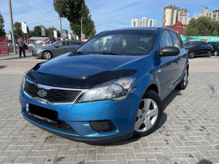 KIA Ceed foto 1