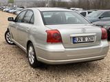 Toyota Avensis foto 3