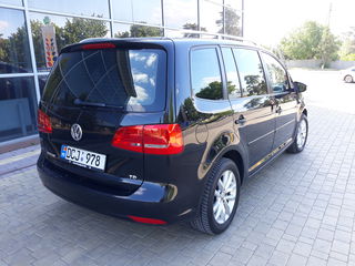 Volkswagen Touran foto 2