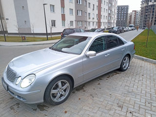 Mercedes E-Class foto 2