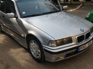 BMW 3 Series foto 4