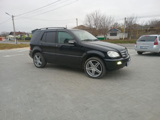 Mercedes M-Class