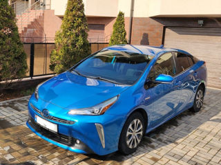 Toyota Prius фото 0