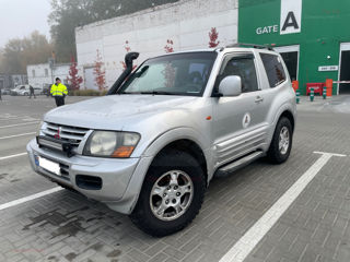 Mitsubishi Pajero foto 3